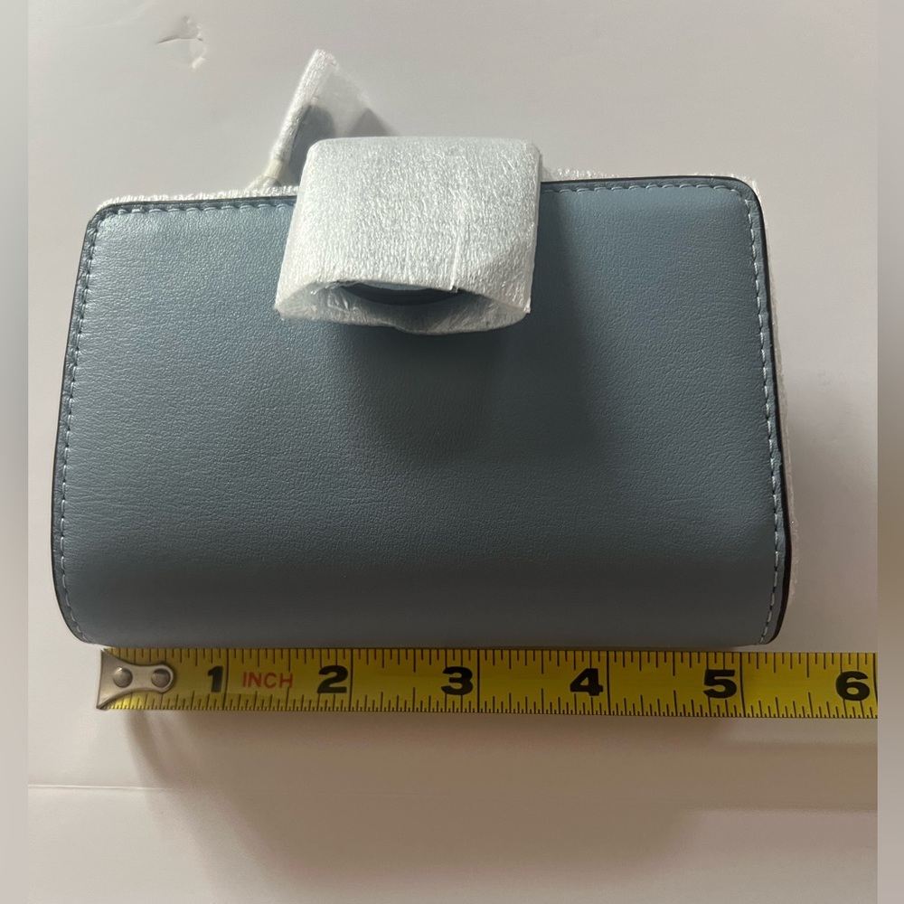 Coach Medium Light Blue/Chambray/Bluebell Leather Bi-Fold Corner Zip Wallet NWT - Picture 15 of 16